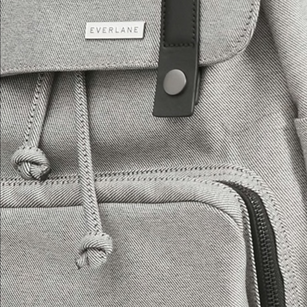 COPY - Everlane The modern snap backpack